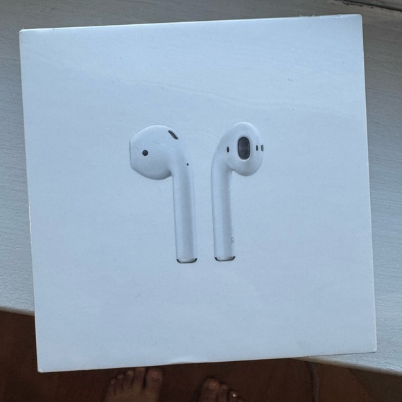 Apple AirPods (unopened) - Picture 6 of 7